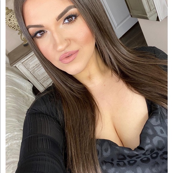 Meet your Posher, Michelle - Picture 1 of 1